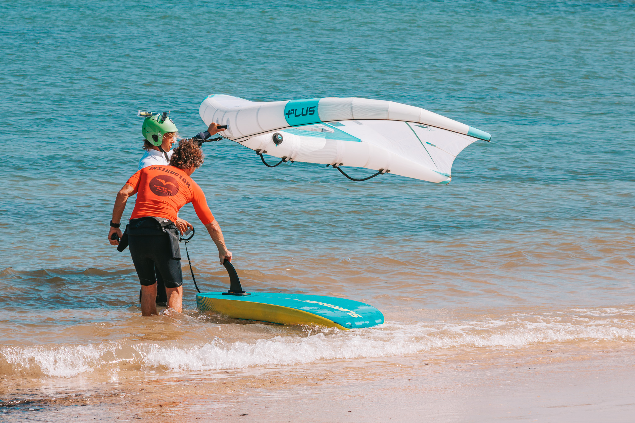 Cómo empezar wingfoil desde cero: guía completa para principiantes