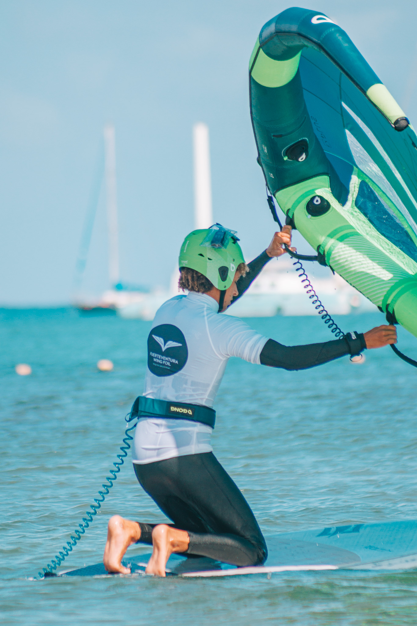 Wing Foil para principiantes: cómo aprender durante tus vacaciones